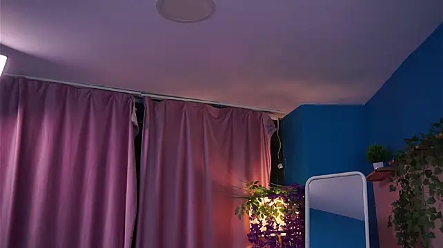 ZairaMonet stripchat live cam model
