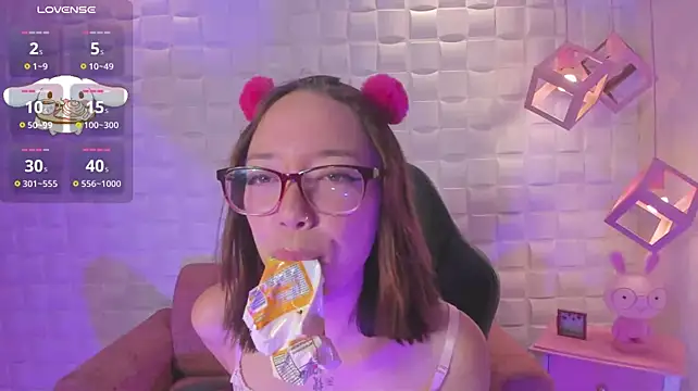 HarperrWest stripchat live cam model