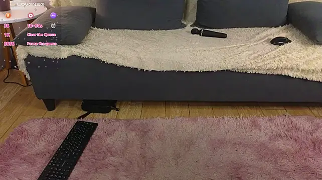 t_blonde stripchat live cam model