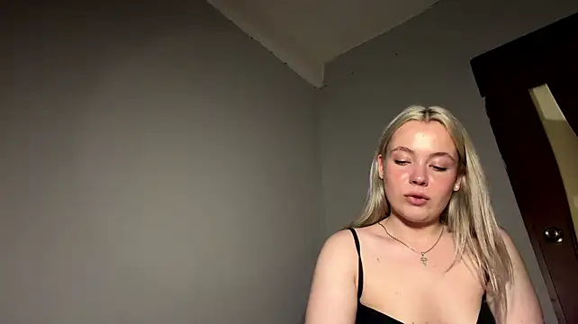Omilia stripchat live cam model