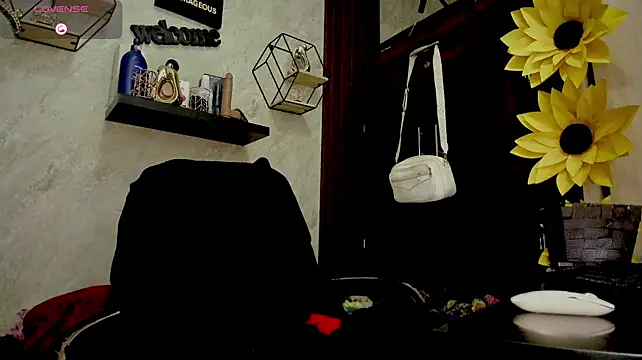 DirtyKhloy stripchat live cam model