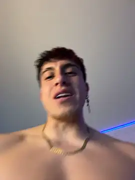 strongboy_ stripchat live cam model