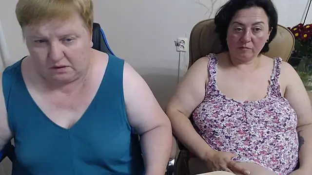 Lindy-Jeanie stripchat live cam model