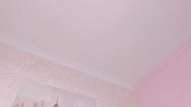 skysaenz stripchat live cam model