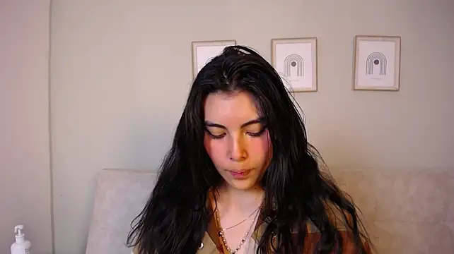 Bella_Cute_01 stripchat live cam model
