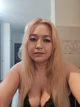 velurelexa stripchat live cam model
