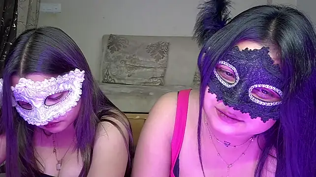 Two_Baddies stripchat live cam model