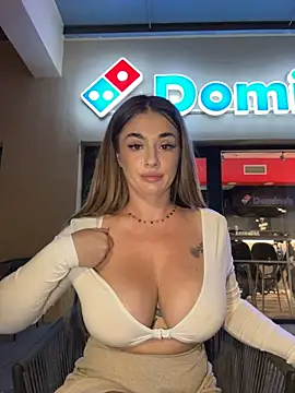 IsabellaEtthan stripchat live cam model