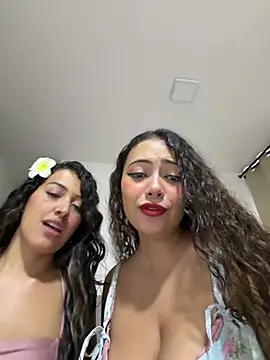 seraphine23 stripchat live cam model