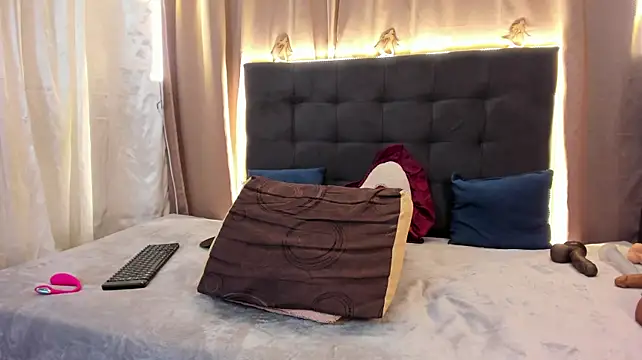 Delilah_85 stripchat live cam model