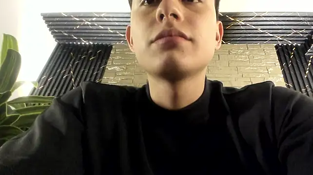 Lander_Cruz stripchat live cam model