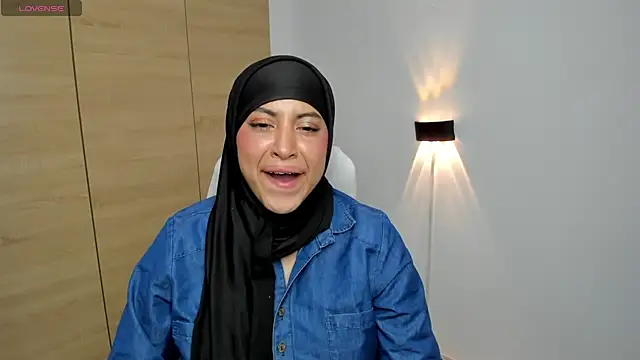 LAY_LA_ stripchat live cam model