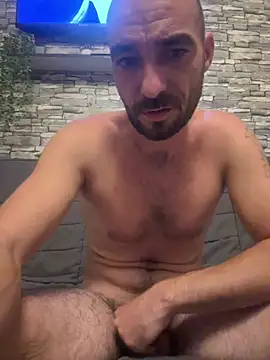 17vio stripchat live cam model