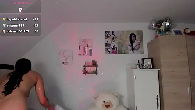 Veronikolsen- stripchat live cam model