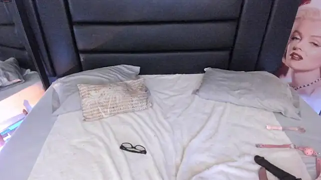 lunalenox stripchat live cam model