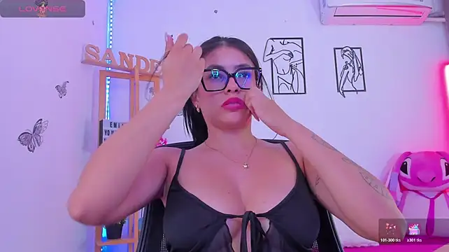 EmillySanders stripchat live cam model