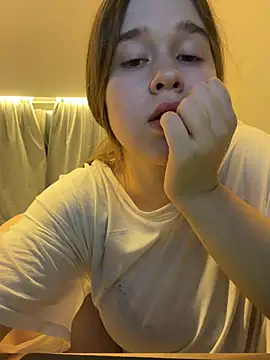 HornyGirlH stripchat live cam model