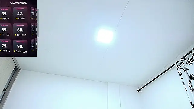 Samyq8 stripchat live cam model