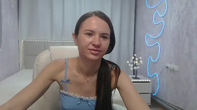 KaraCriegs stripchat live cam model