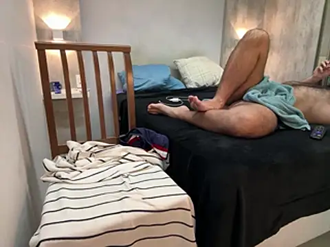 CasadoLutadorBigStuds stripchat live cam model