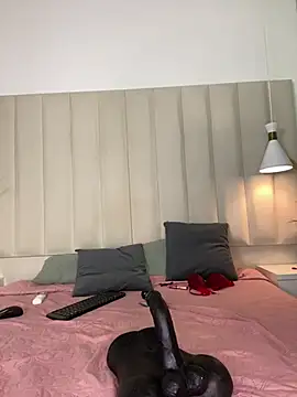 SarayCortez stripchat live cam model