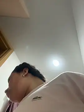 sukhakunis1 stripchat live cam model