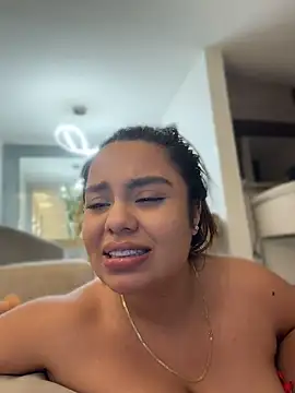 valeria2019hot stripchat live cam model