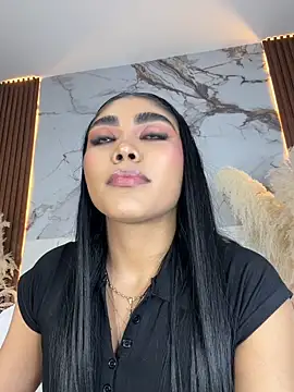 Roxana_gomezz stripchat live cam model