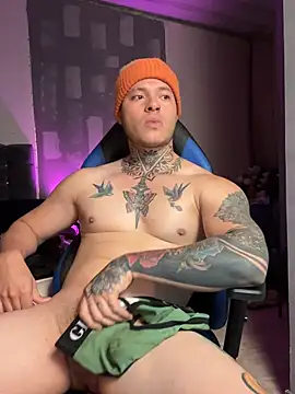LuciusV stripchat live cam model