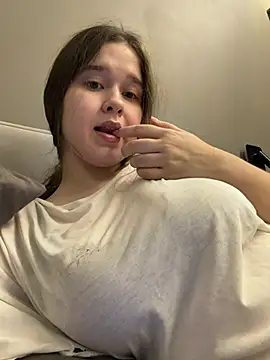 HornyGirlH stripchat live cam model