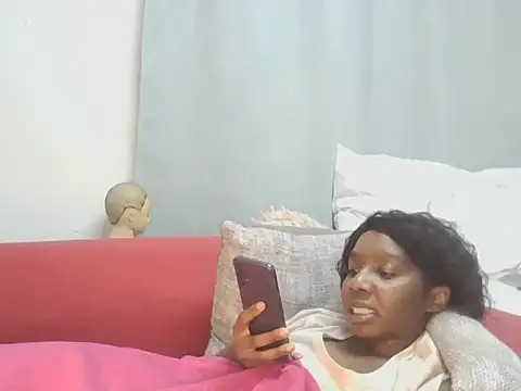 Sexxybella27 stripchat live cam model