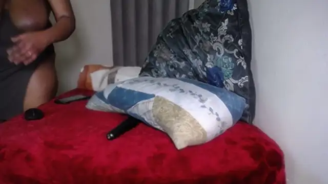Kenza03 stripchat live cam model