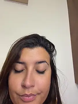 Novababy18 stripchat live cam model