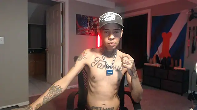 Michigan9000 stripchat live cam model