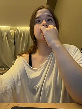 HornyGirlH stripchat live cam model