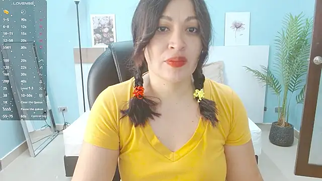 sophia_hadid stripchat live cam model