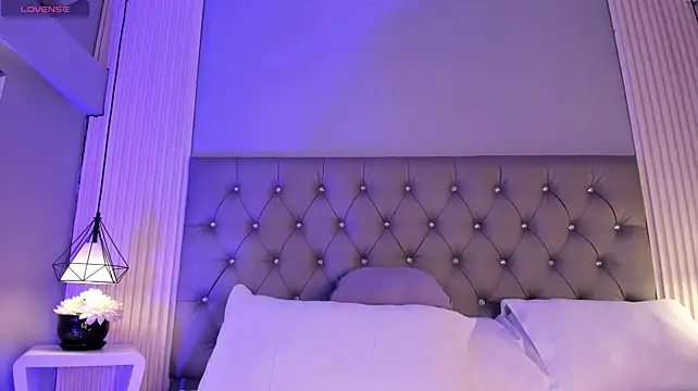 VenuzSofia stripchat live cam model