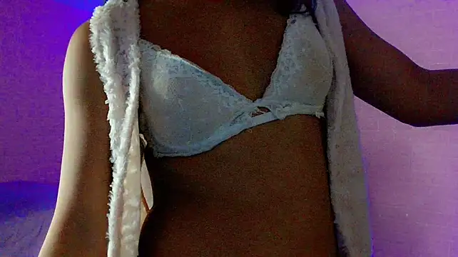 Ms-Zoehans stripchat live cam model