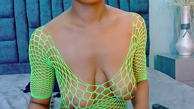 AmaraMonet stripchat live cam model