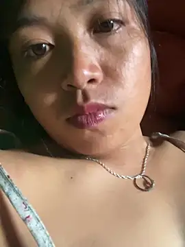 Tryphena stripchat live cam model