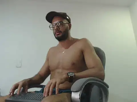 ThiagoToro stripchat live cam model