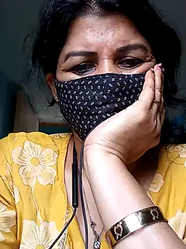 Ilenasingh stripchat live cam model
