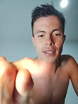 Edward03Roldan stripchat live cam model