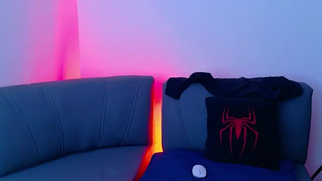 Derekswan stripchat live cam model