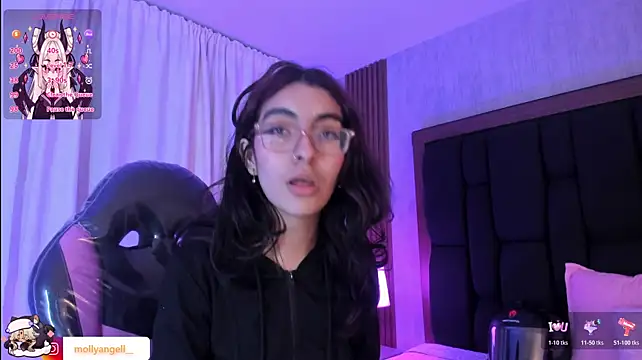 Molly_A stripchat live cam model
