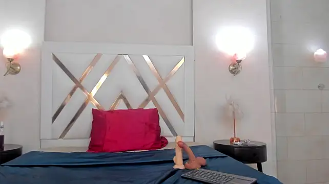 Sky_Collins_ stripchat live cam model