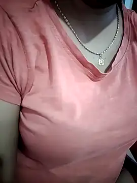 Anuhot190 stripchat live cam model