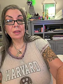 dieseldame1313 stripchat live cam model