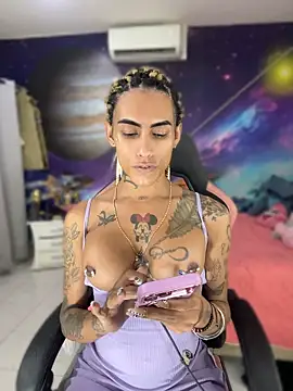 Nella_Dolls stripchat live cam model
