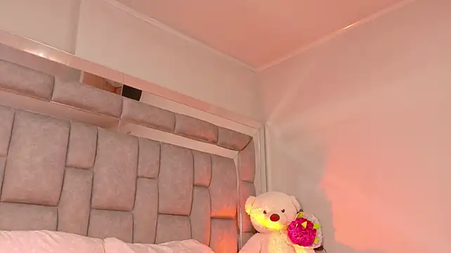smiling__girl2 stripchat live cam model
